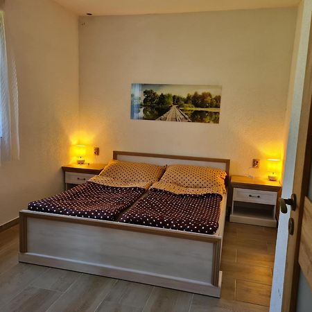 Apartman Sara Lipno nad Vltavou Eksteriør bilde